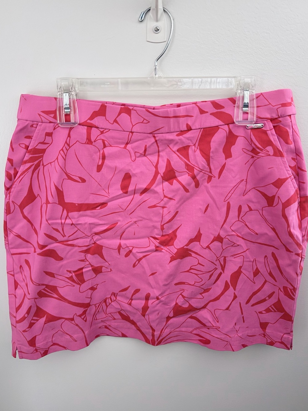 Rafaella Pink Red Floral Golf Skort Women’s Size L Pull-On Athleisure Resort